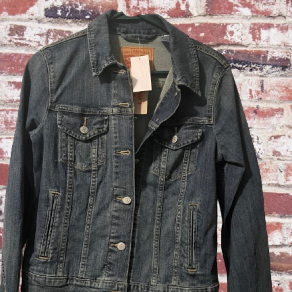 Levi’s Jean Jacket (Women)